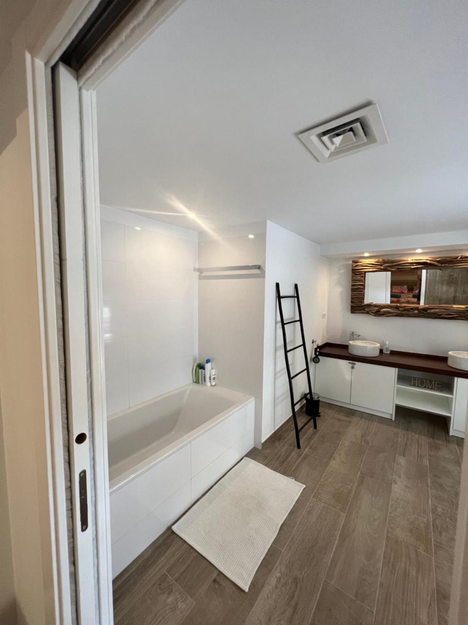Ibiza Chic A Calahonda - Piscine Et Proximite Villa *