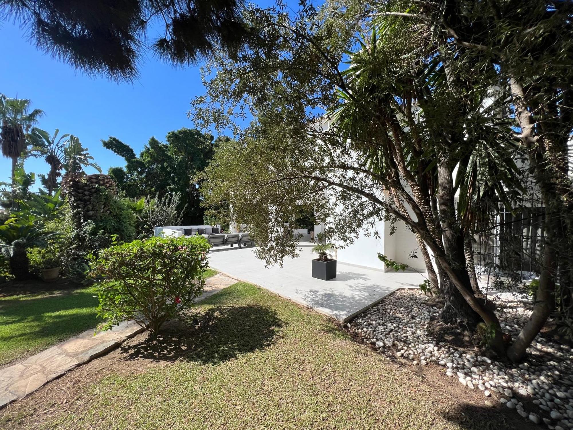 Ibiza Chic A Calahonda - Piscine Et Proximite Villa